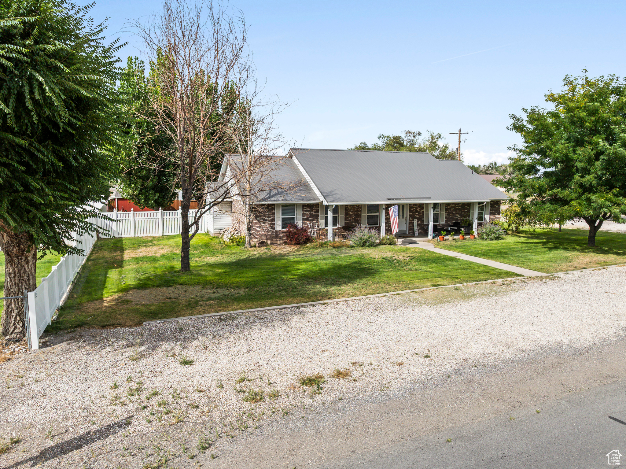 145 E MAIN ST