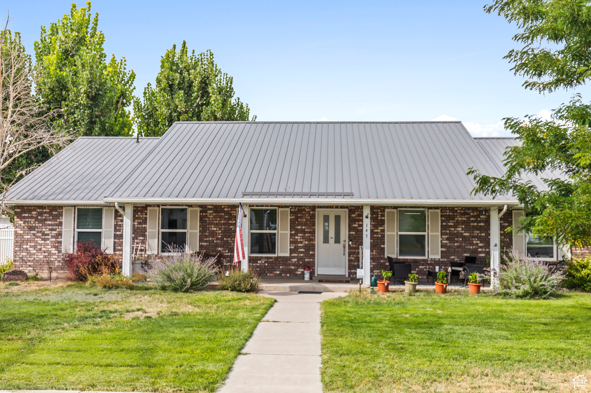 145 E MAIN ST