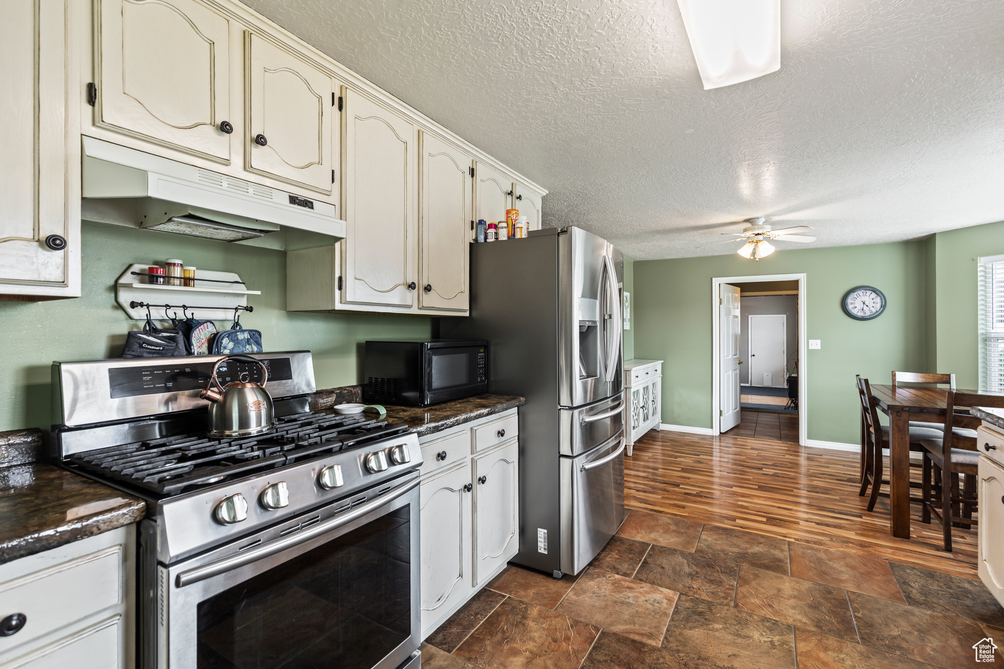 145 E MAIN ST