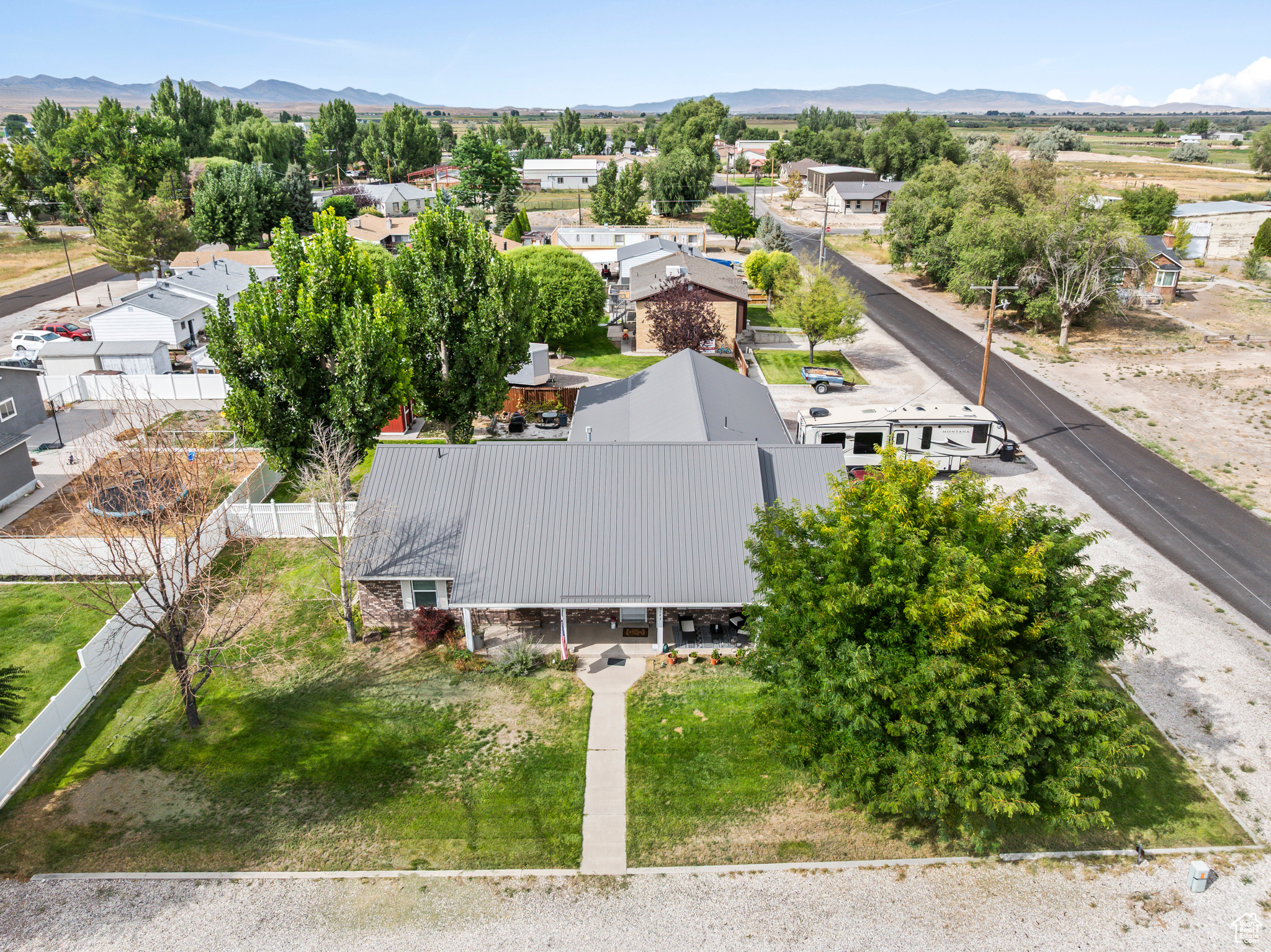 145 E MAIN ST