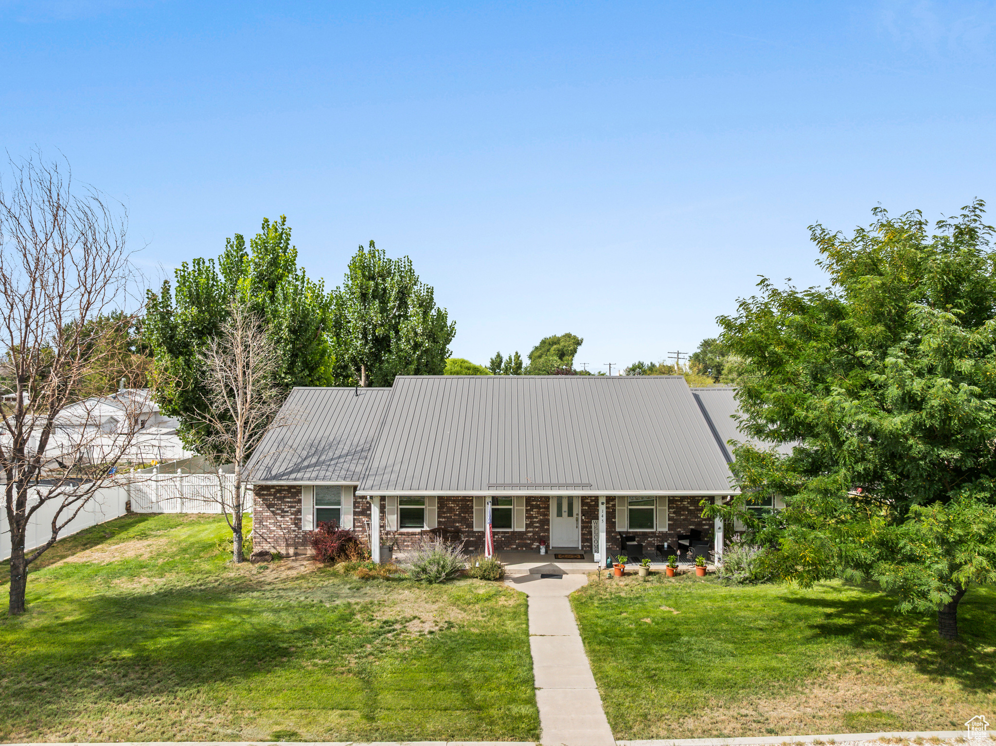 145 E MAIN ST