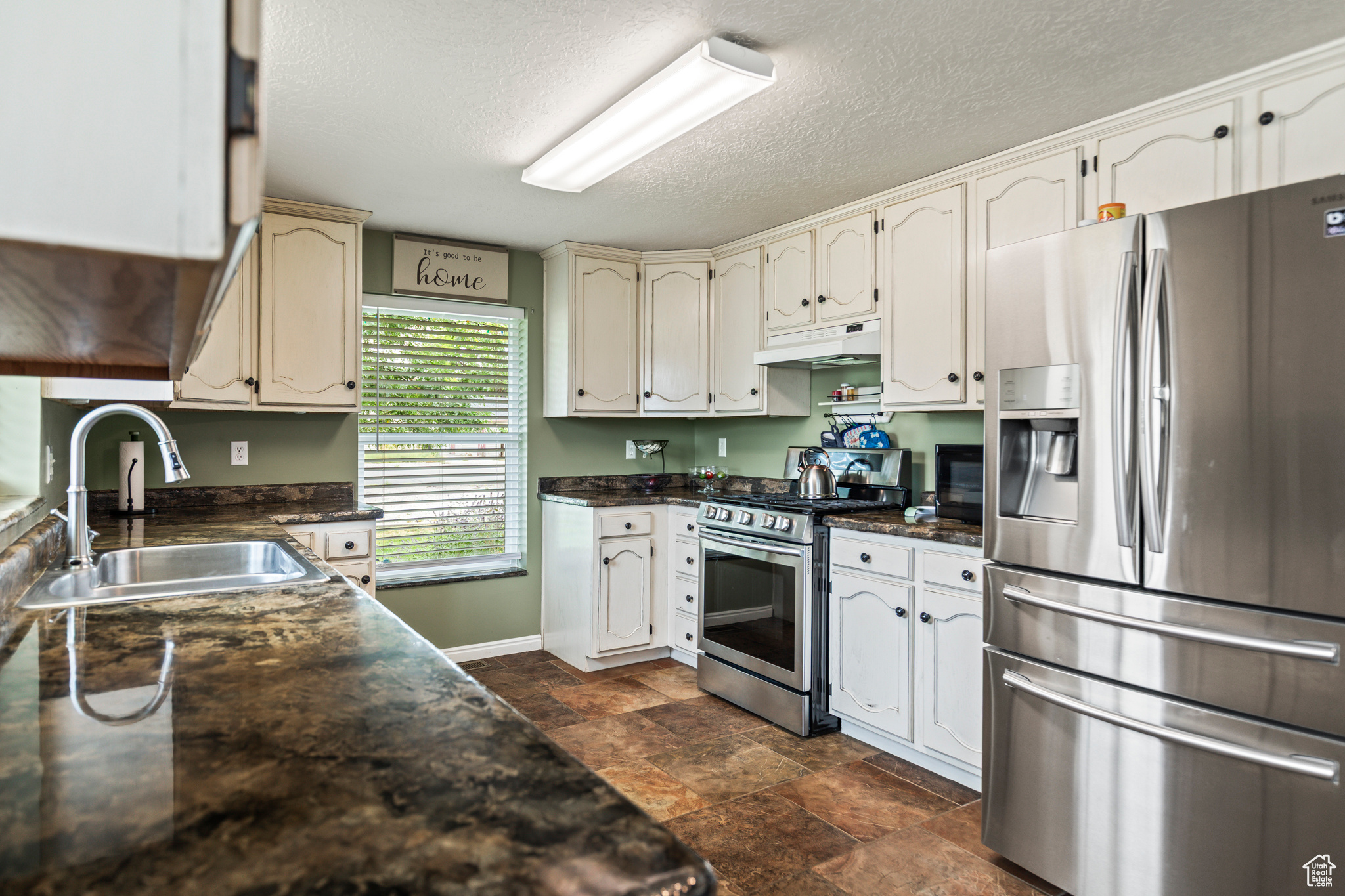 145 E MAIN ST