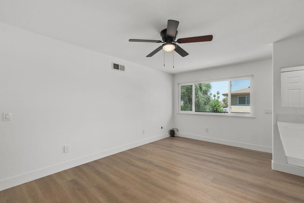 72629 Edgehill Drive Unit: 4