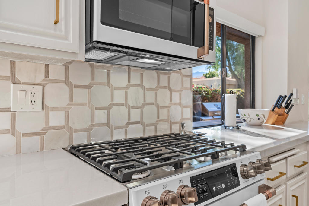 48648 Palo Verde Court