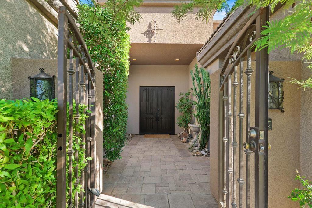 51200 Calle Paloma