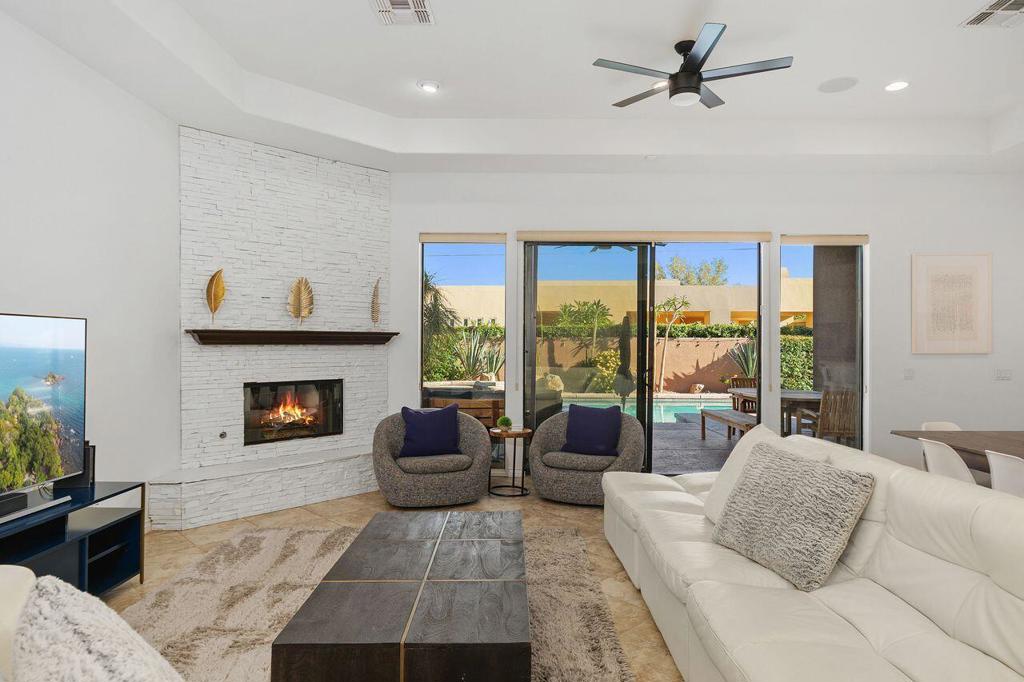 51200 Calle Paloma