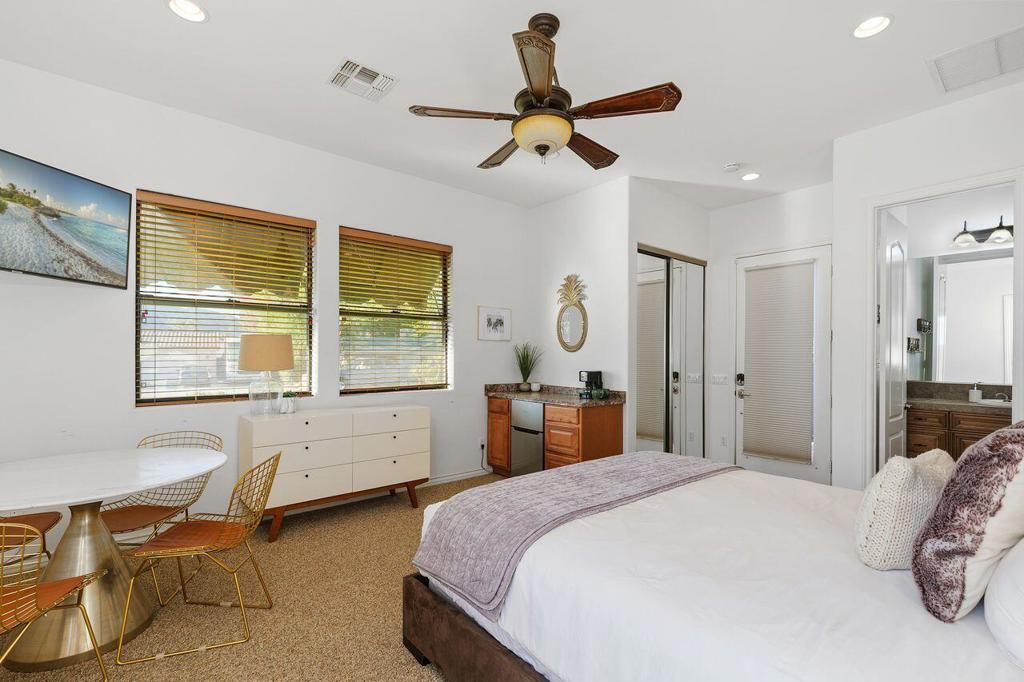 51200 Calle Paloma