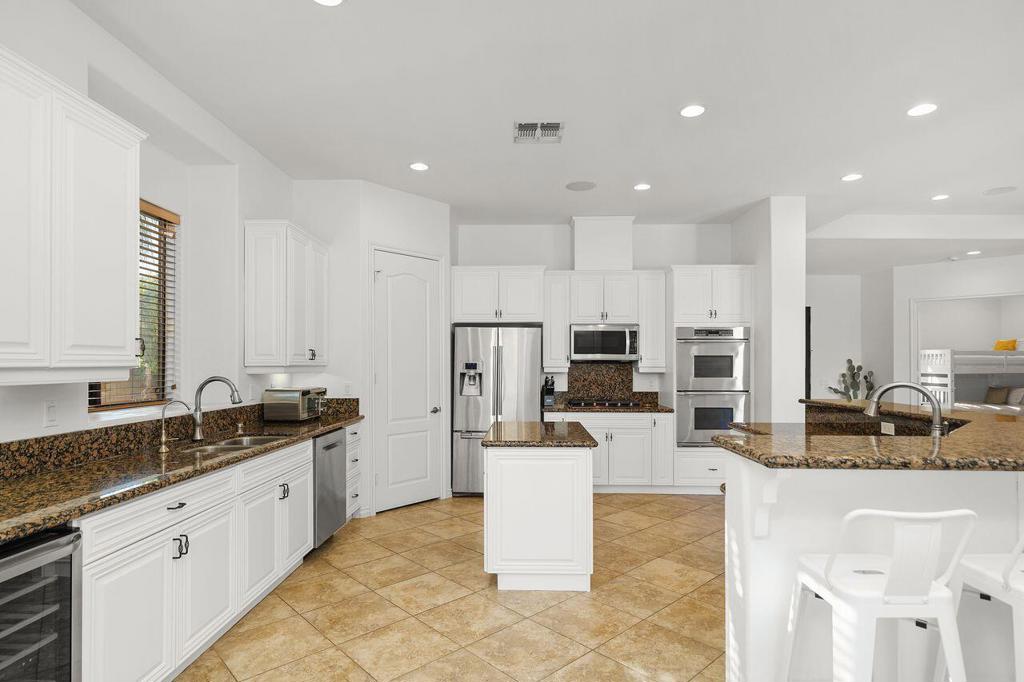 51200 Calle Paloma