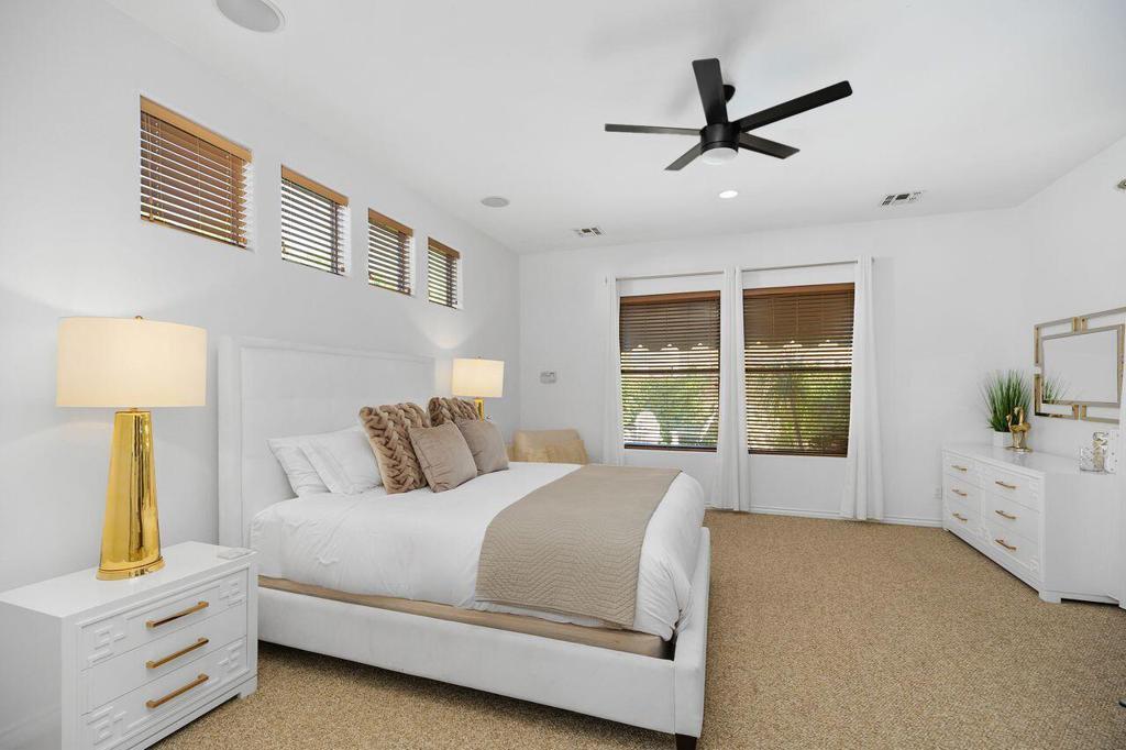 51200 Calle Paloma
