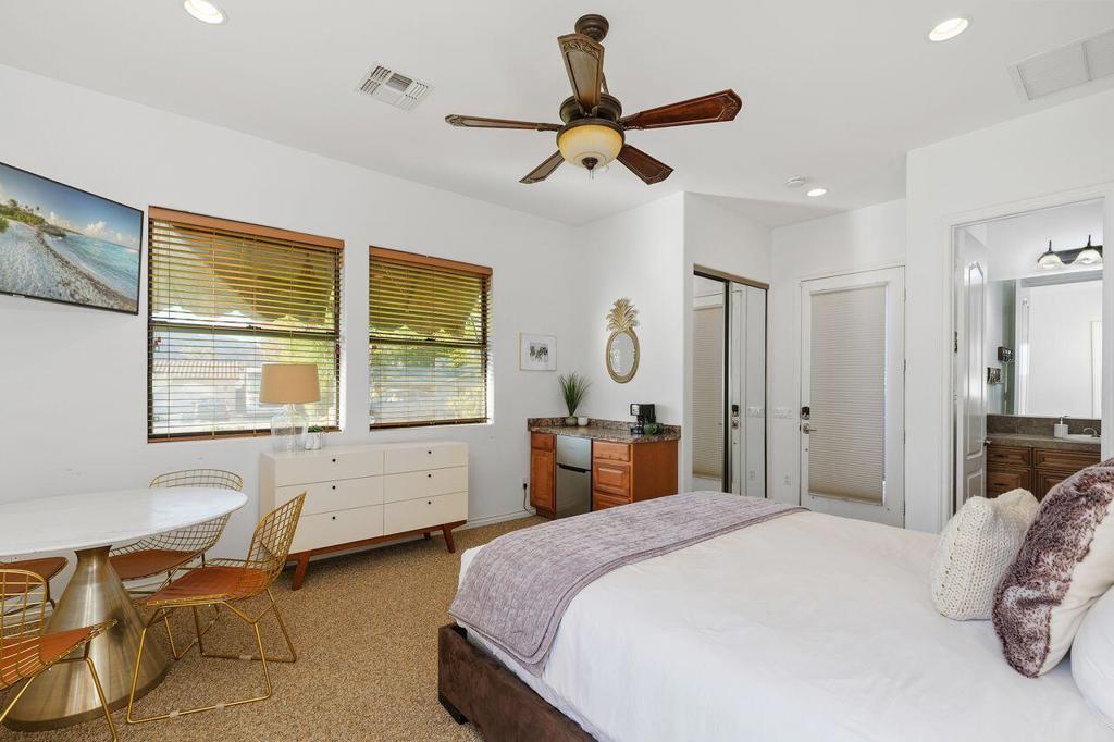 51200 Calle Paloma