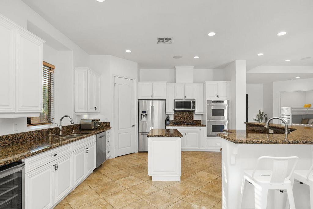 51200 Calle Paloma