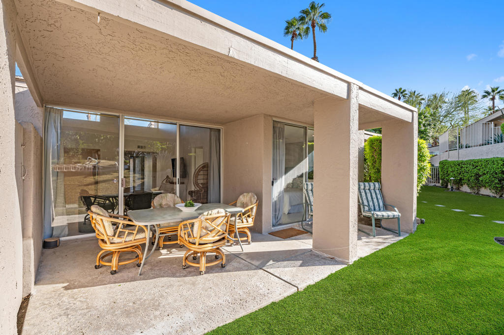 48885 Mariposa Drive