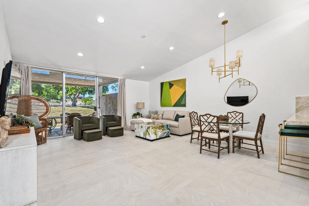 48885 Mariposa Drive