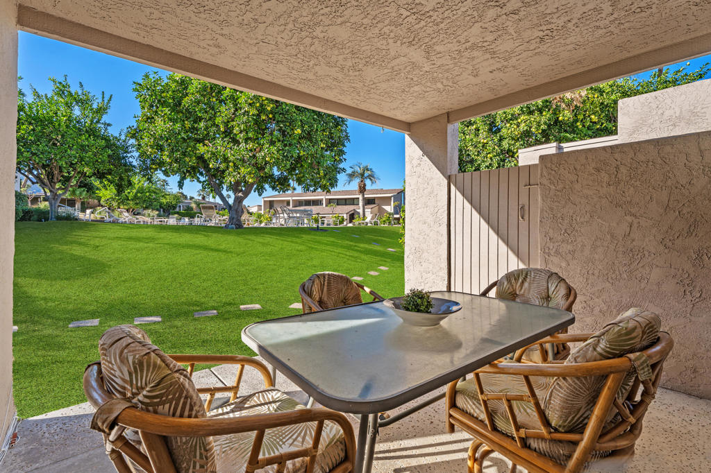 48885 Mariposa Drive