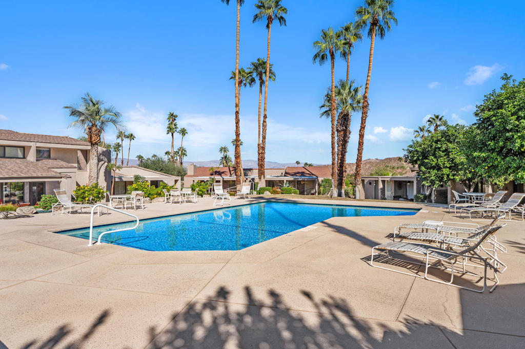 48885 Mariposa Drive