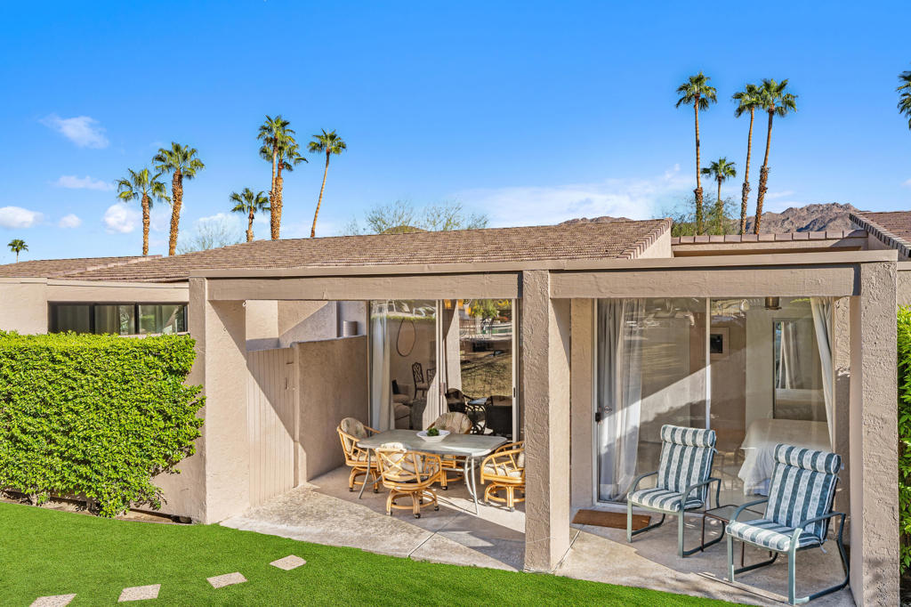 48885 Mariposa Drive