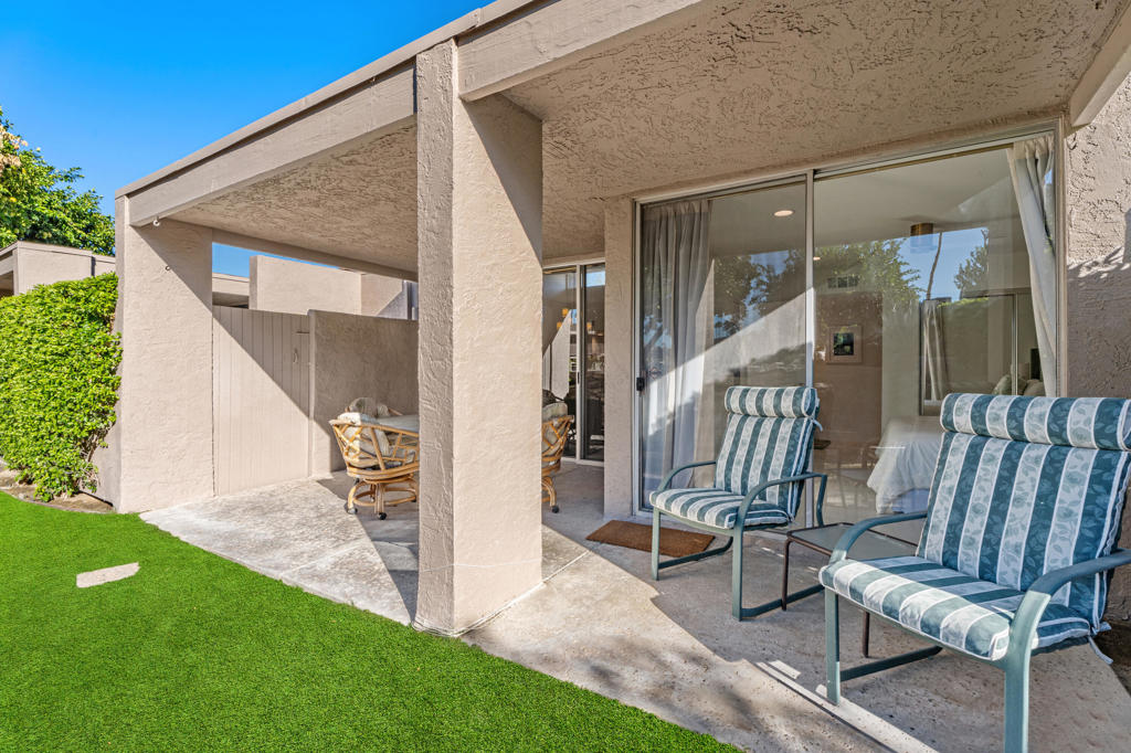 48885 Mariposa Drive