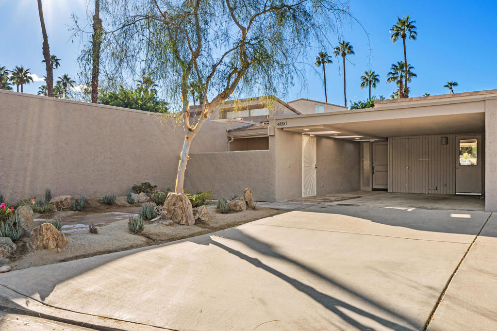 48885 Mariposa Drive