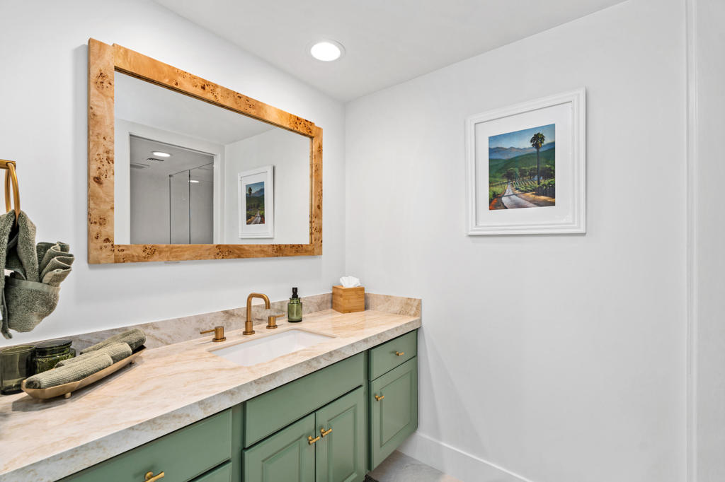 48885 Mariposa Drive