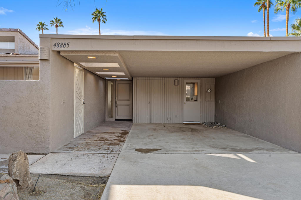 48885 Mariposa Drive