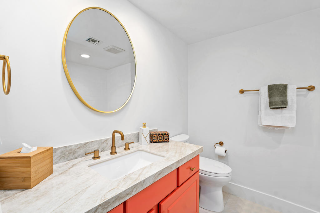 48885 Mariposa Drive