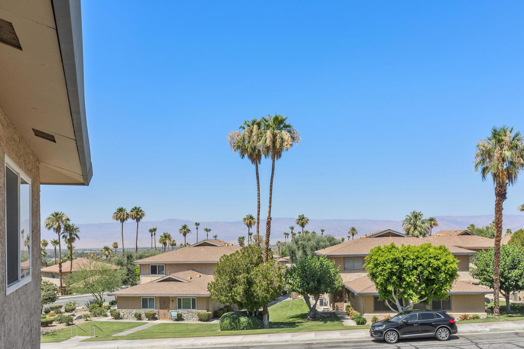 72629 Edgehill Drive 4