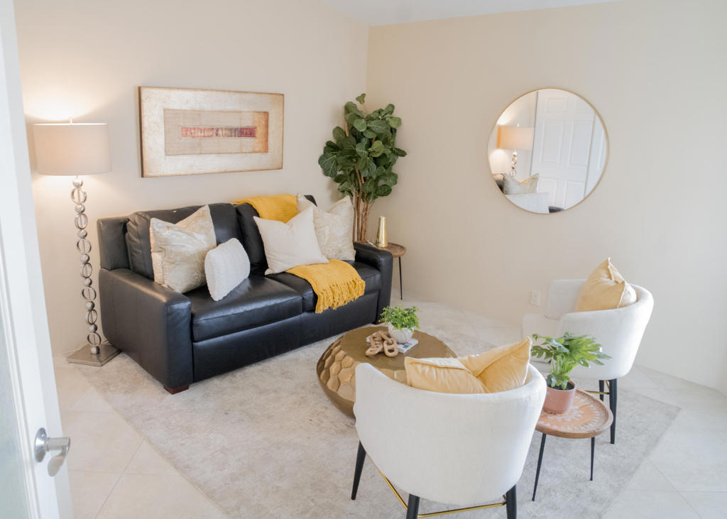 529 Desert Falls Drive N