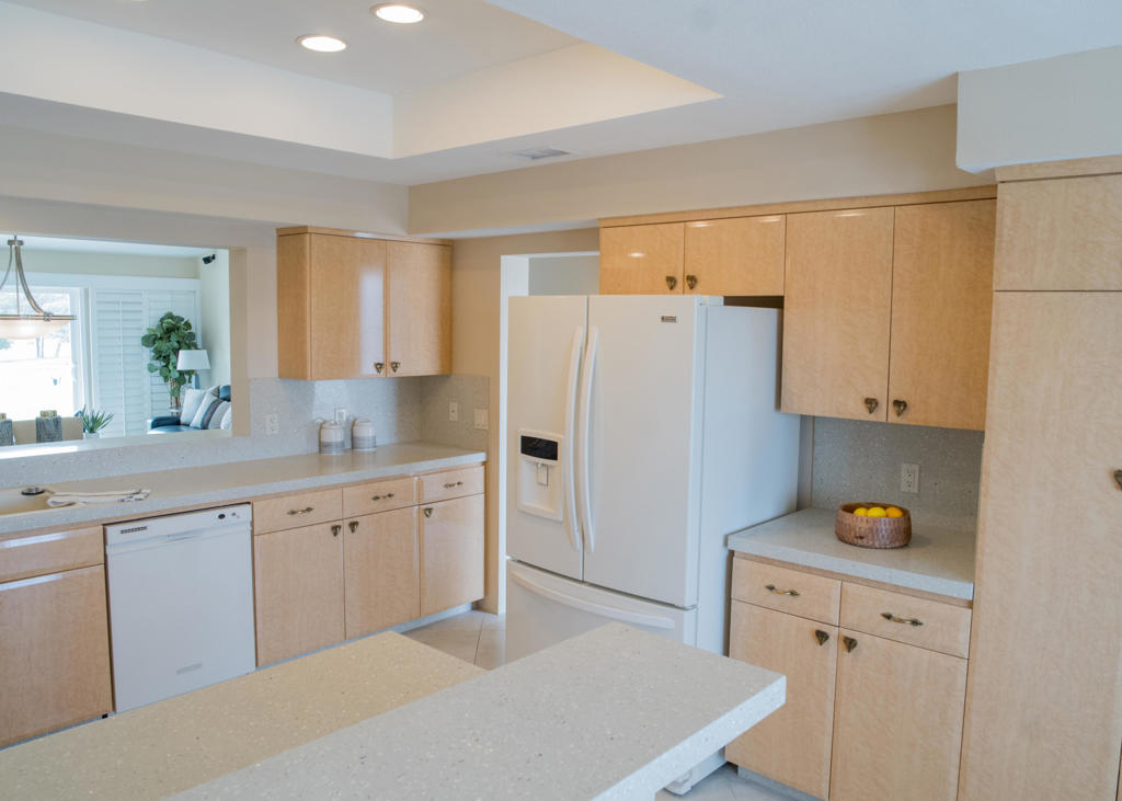 529 Desert Falls Drive N