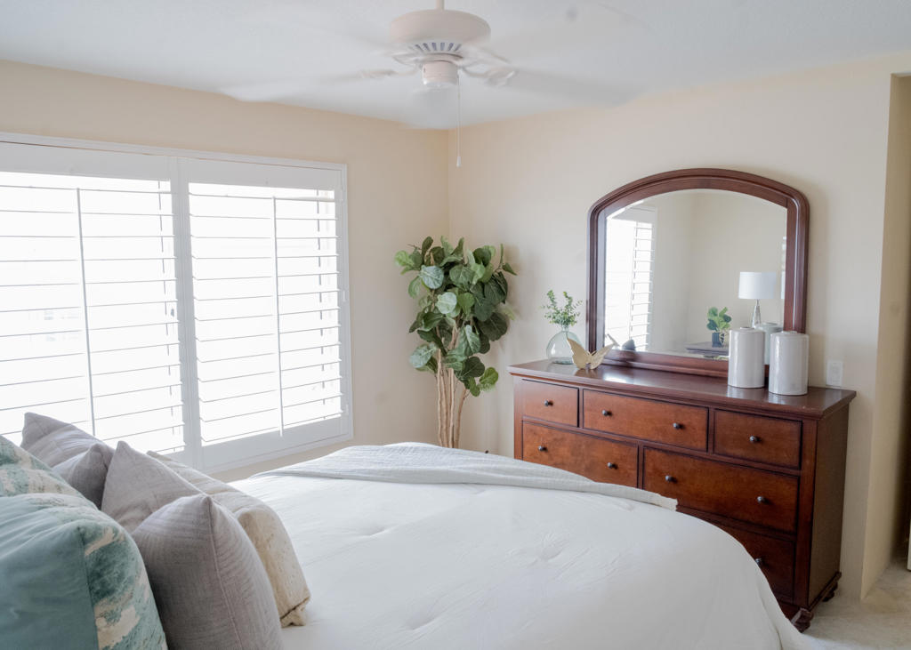 529 Desert Falls Drive N