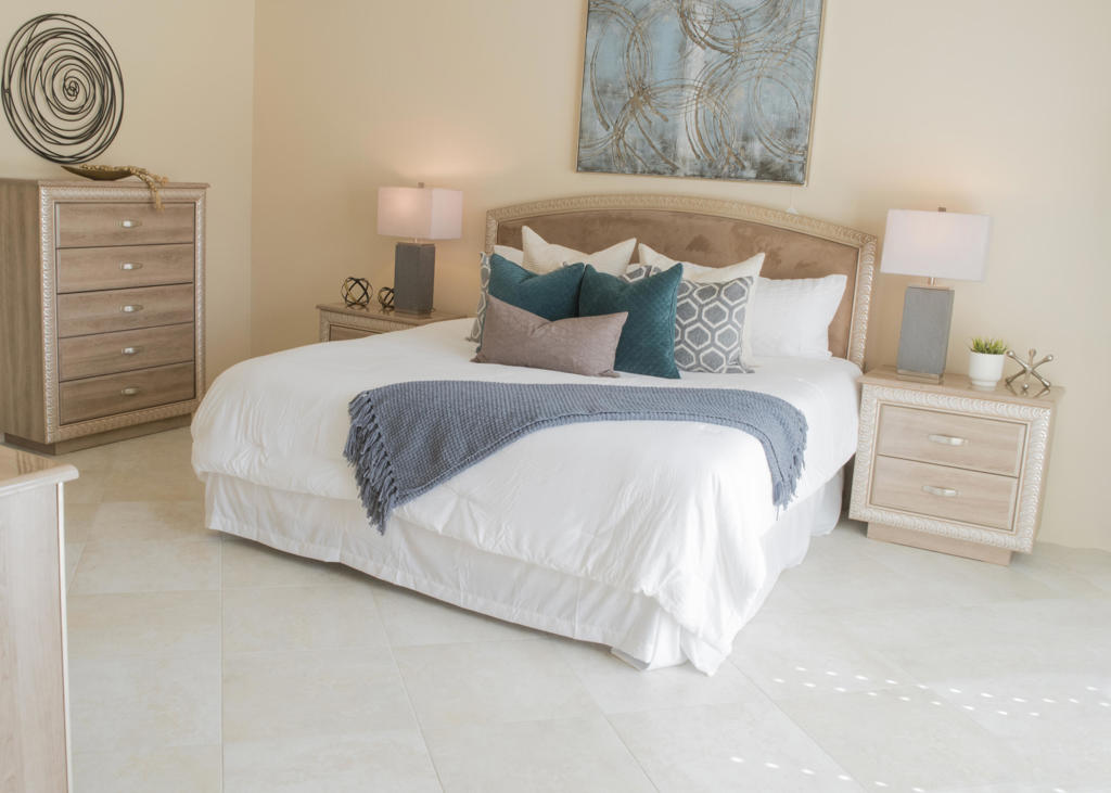 529 Desert Falls Drive N