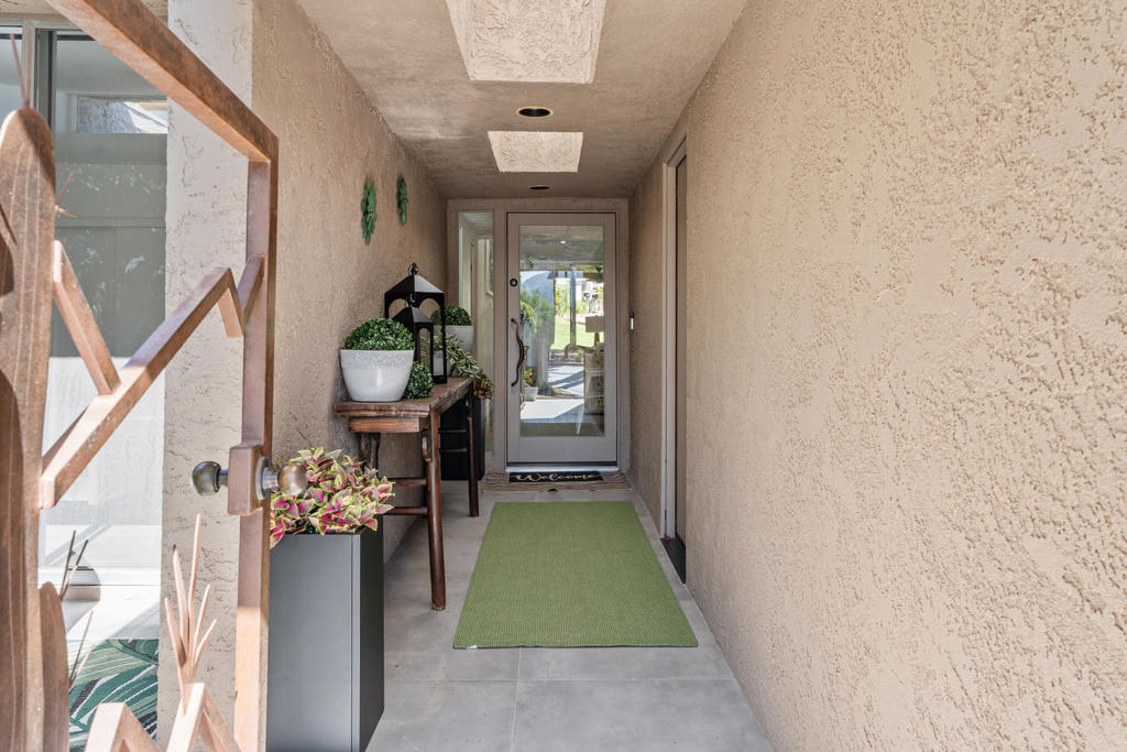 48955 Mariposa Drive