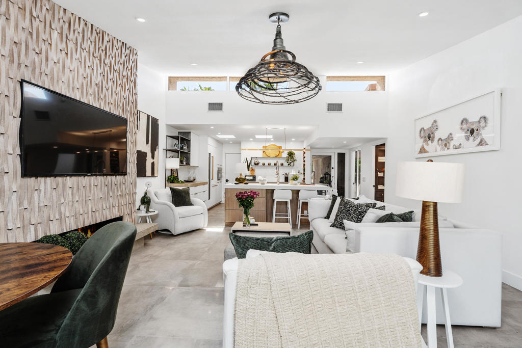 48955 Mariposa Drive