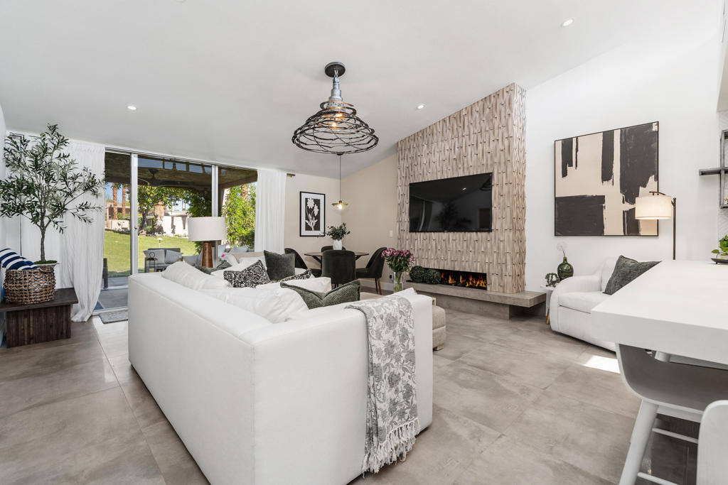 48955 Mariposa Drive