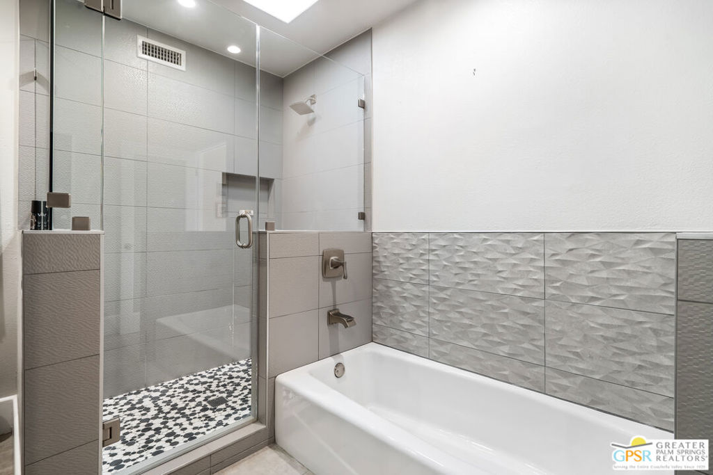 72765 Mesquite Court E