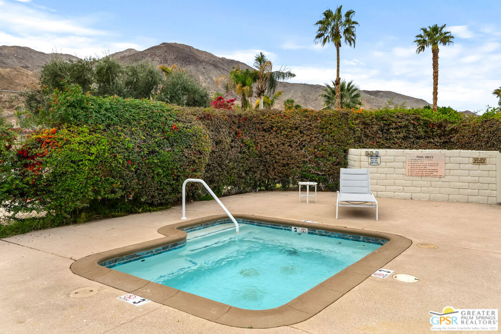 72765 Mesquite Court E