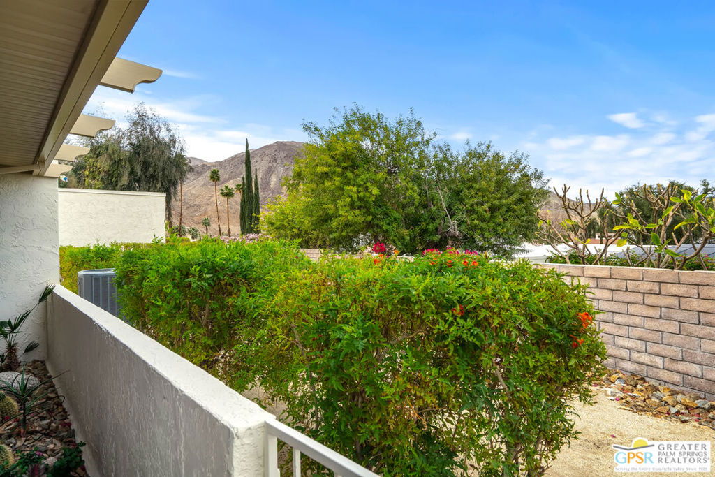 72765 Mesquite Court E