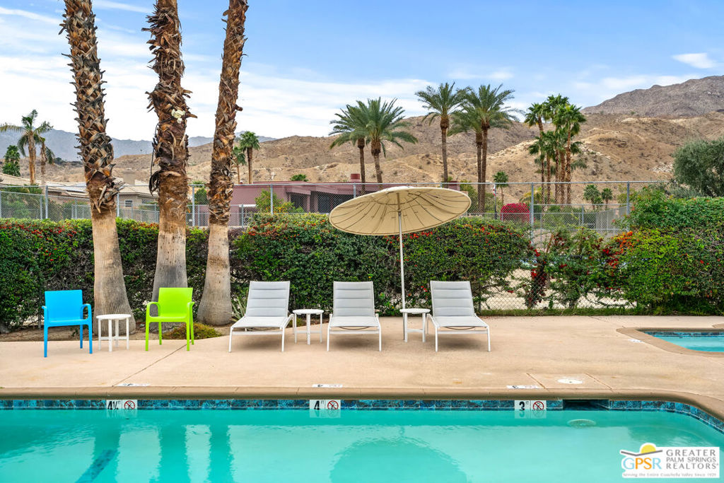 72765 Mesquite Court E