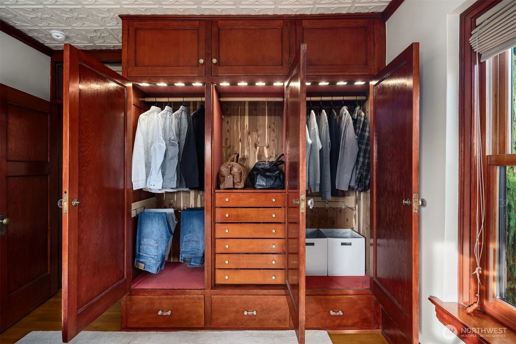 1112 Broadway E Unit: 402
