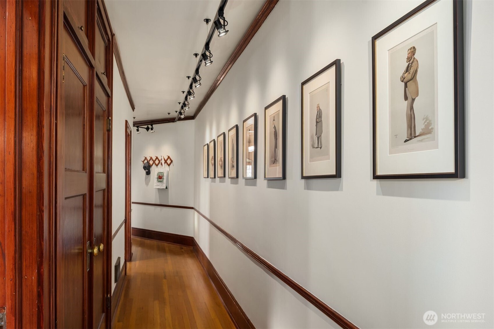 1112 Broadway E Unit: 402