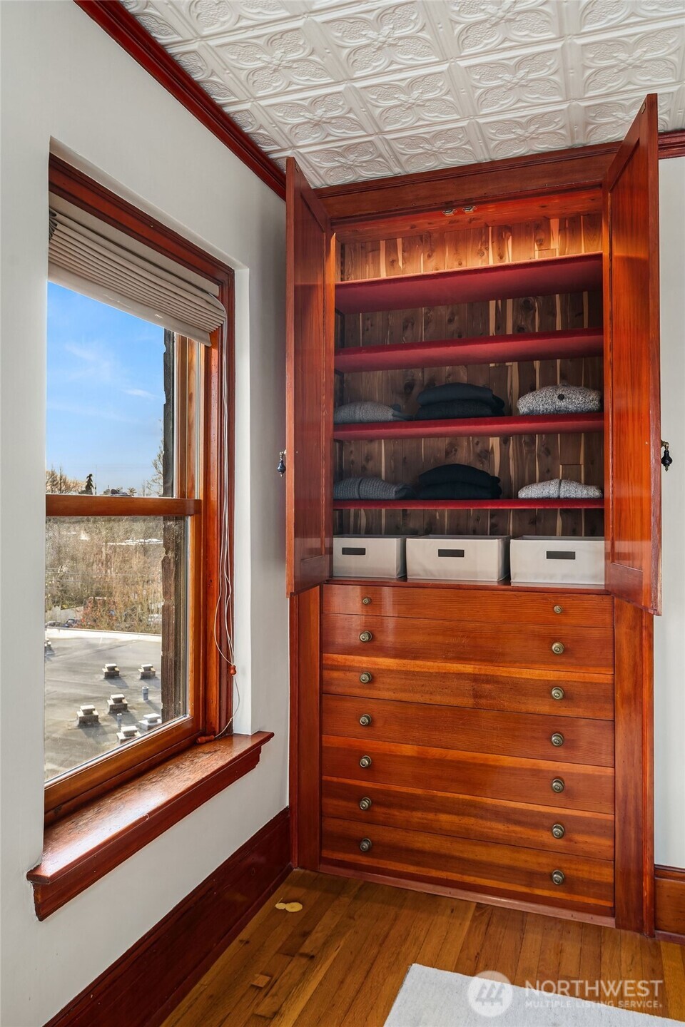 1112 Broadway E Unit: 402