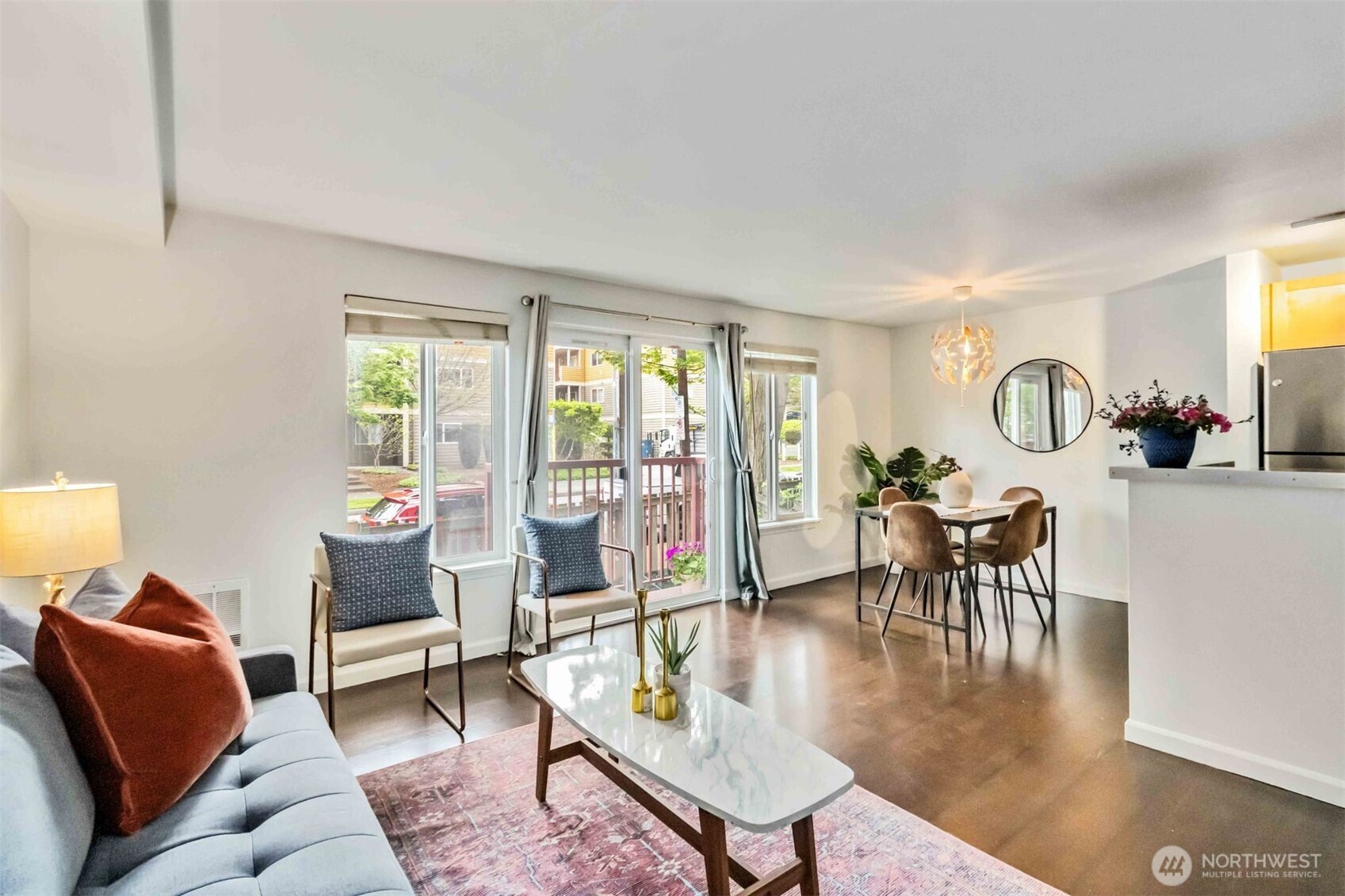 3661 Phinney Avenue N Unit: 208