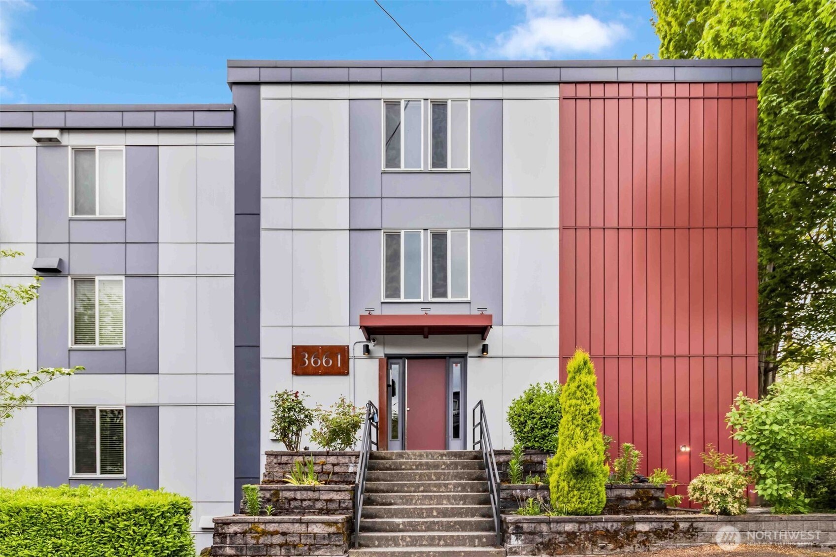 3661 Phinney Avenue N Unit: 208