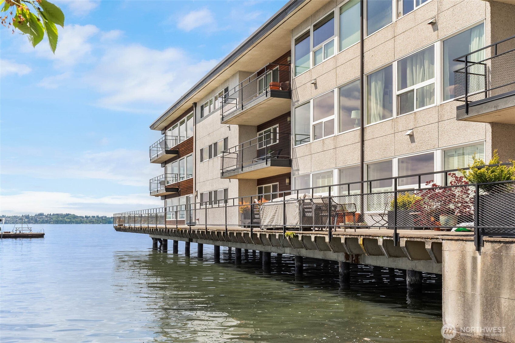 6201 Lake Washington Boulevard NE Unit: 208