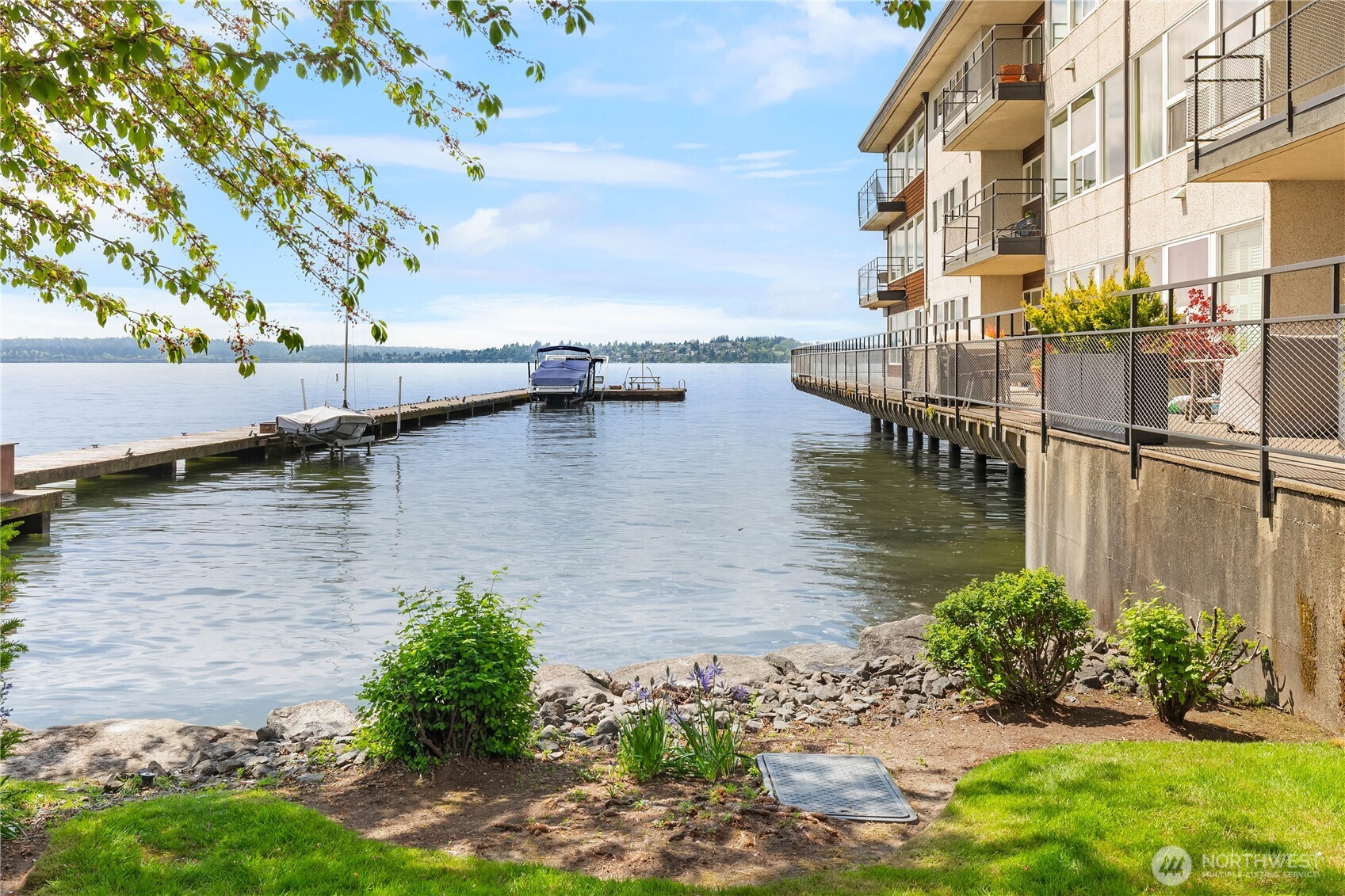 6201 Lake Washington Boulevard NE Unit: 208