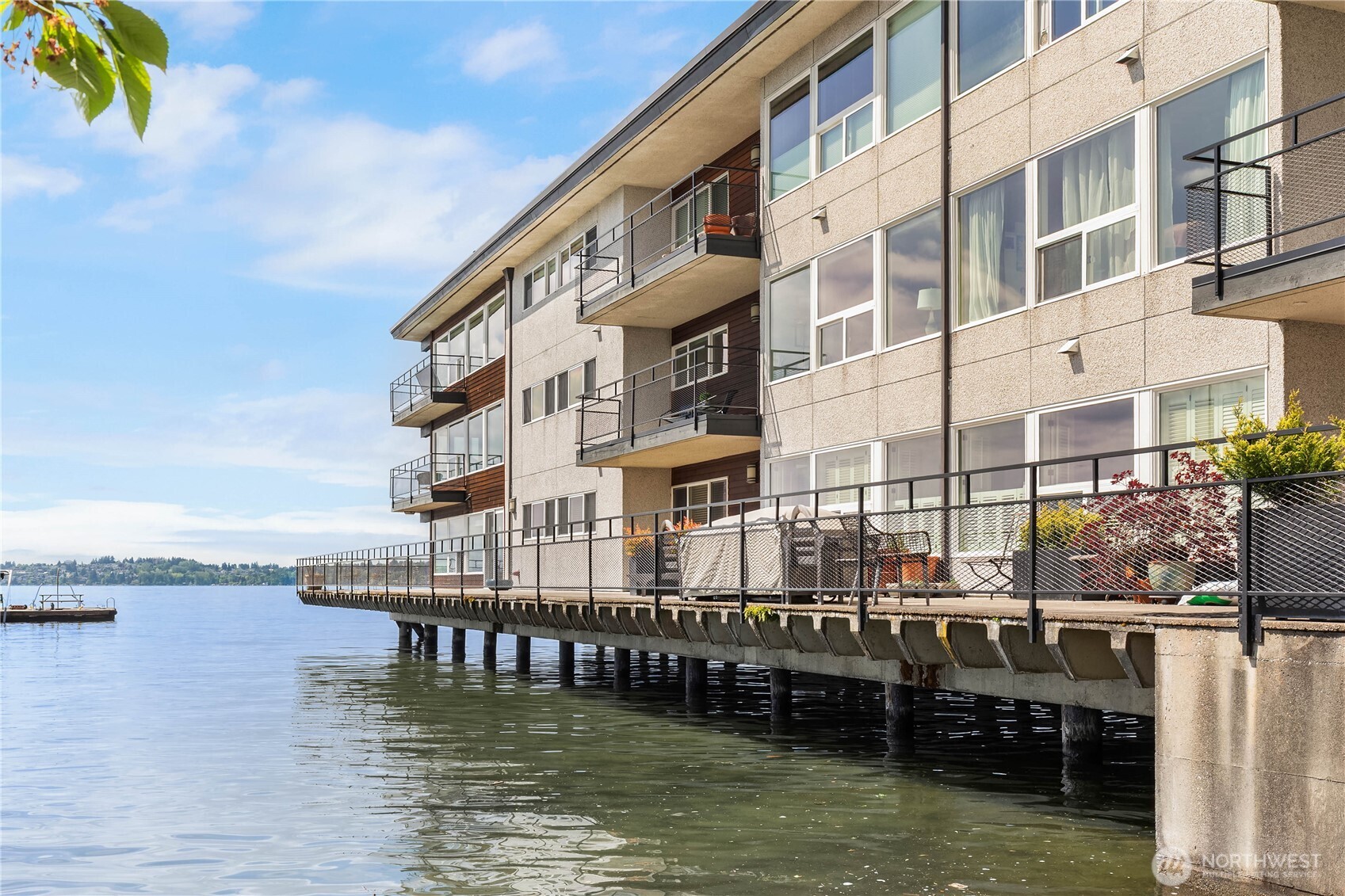 6201 Lake Washington Boulevard NE Unit: 208