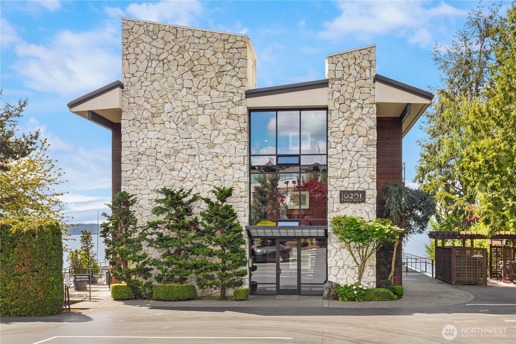 6201 Lake Washington Boulevard NE Unit: 208