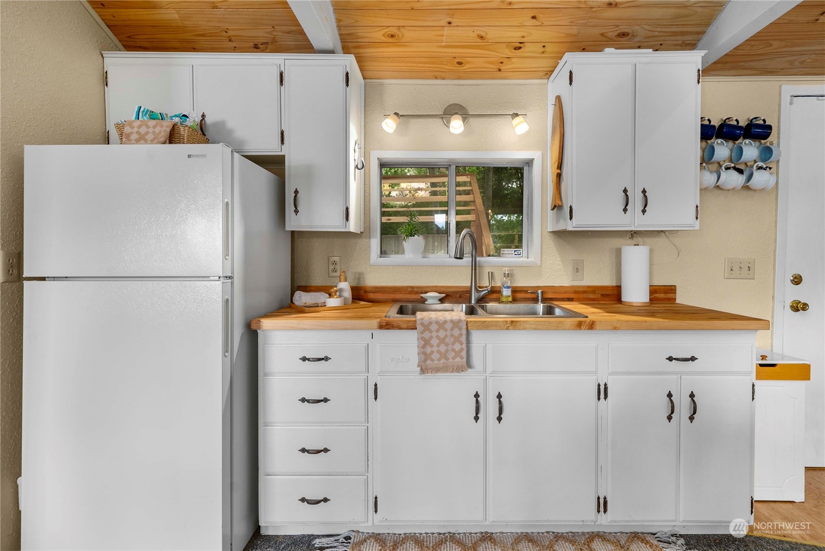 380 E Bridger