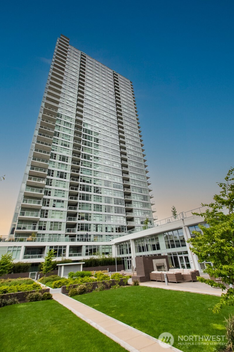 583 Battery Street Unit: 309N