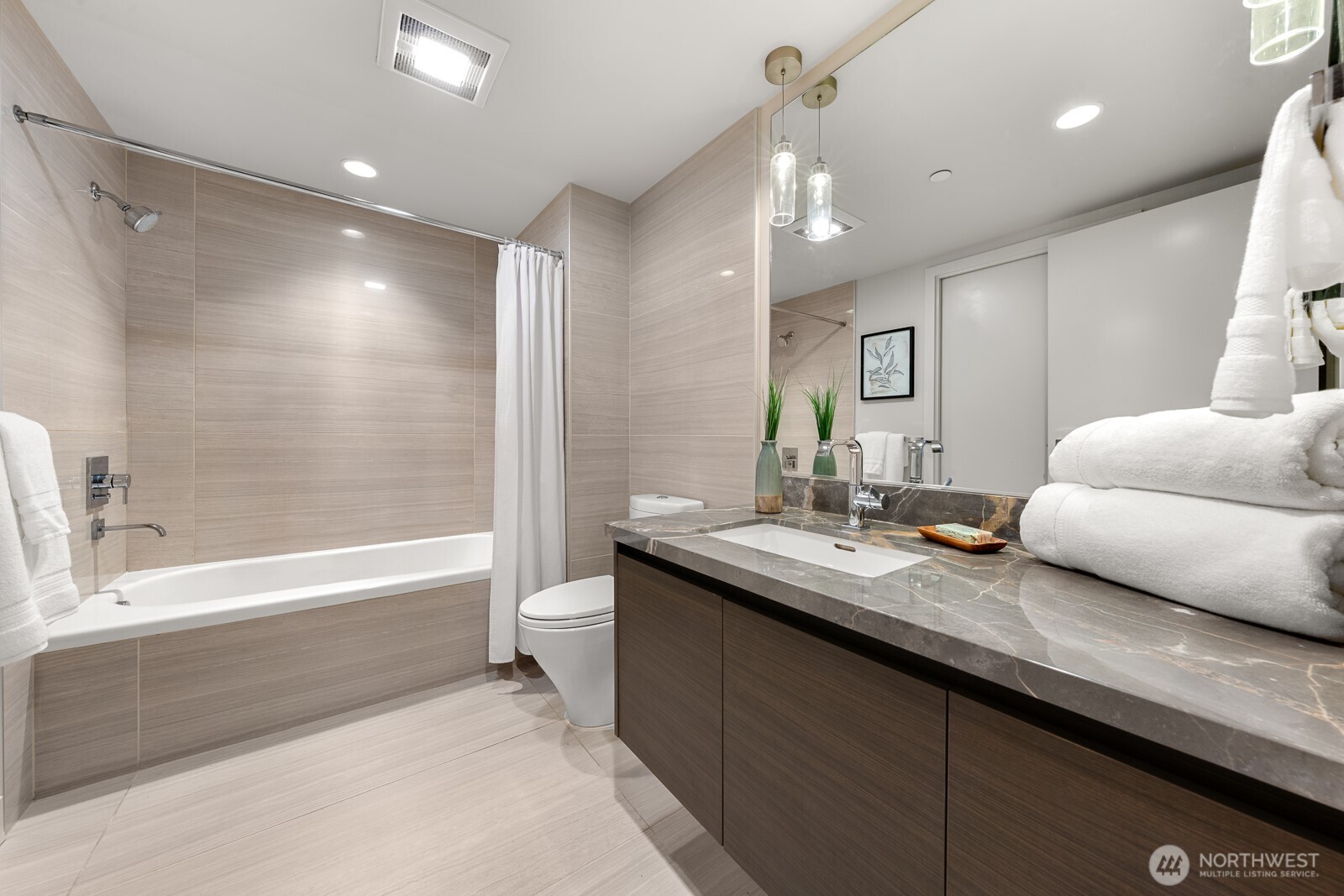 583 Battery Street Unit: 309N
