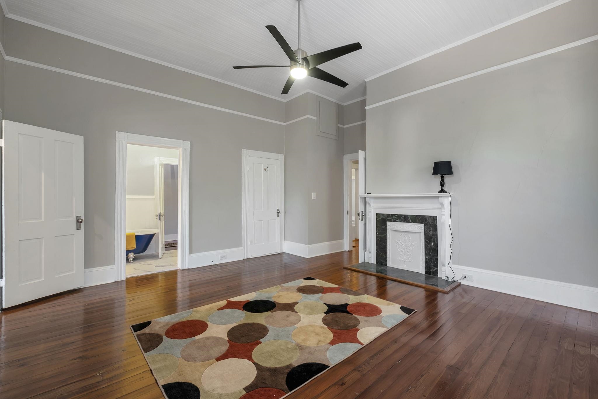 214 W Sharon Street